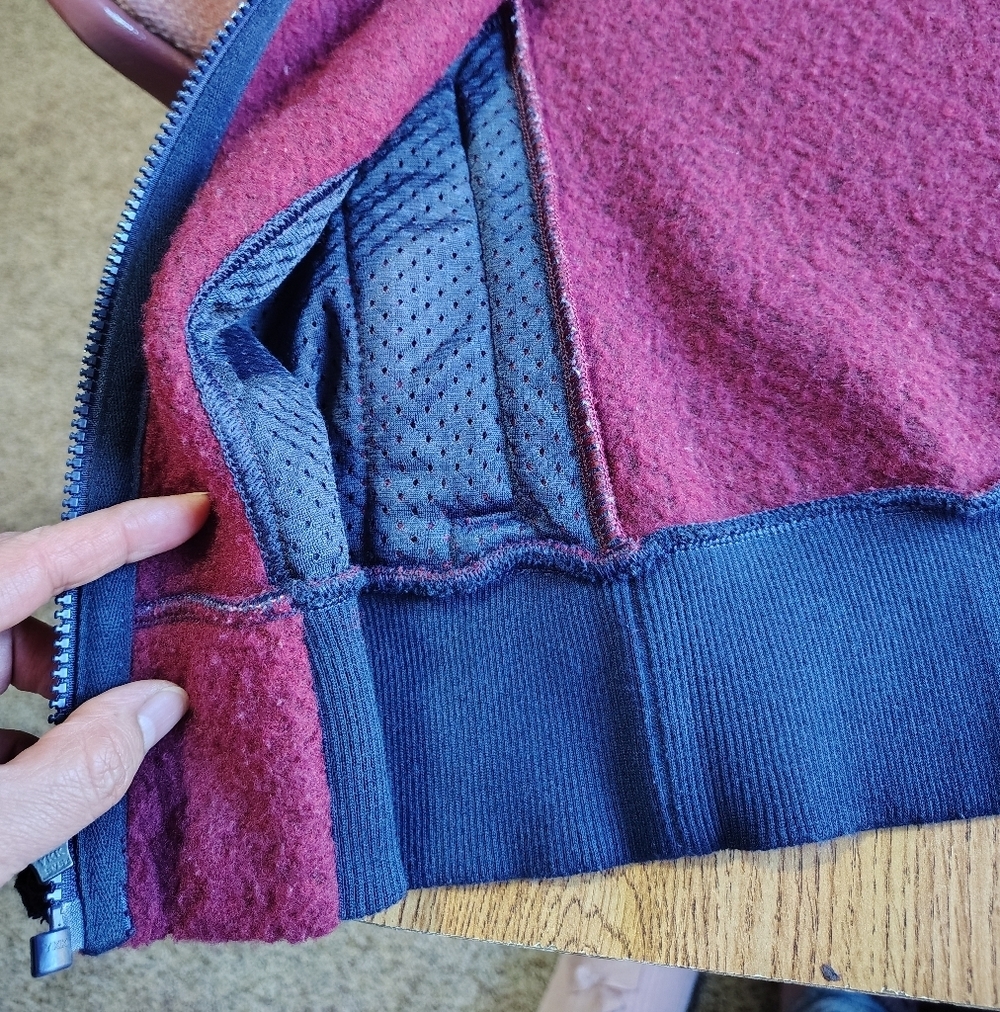 Patagonia women's Woolyester fleece full-zip jacket oxide red, size S. - Picture 10 of 15